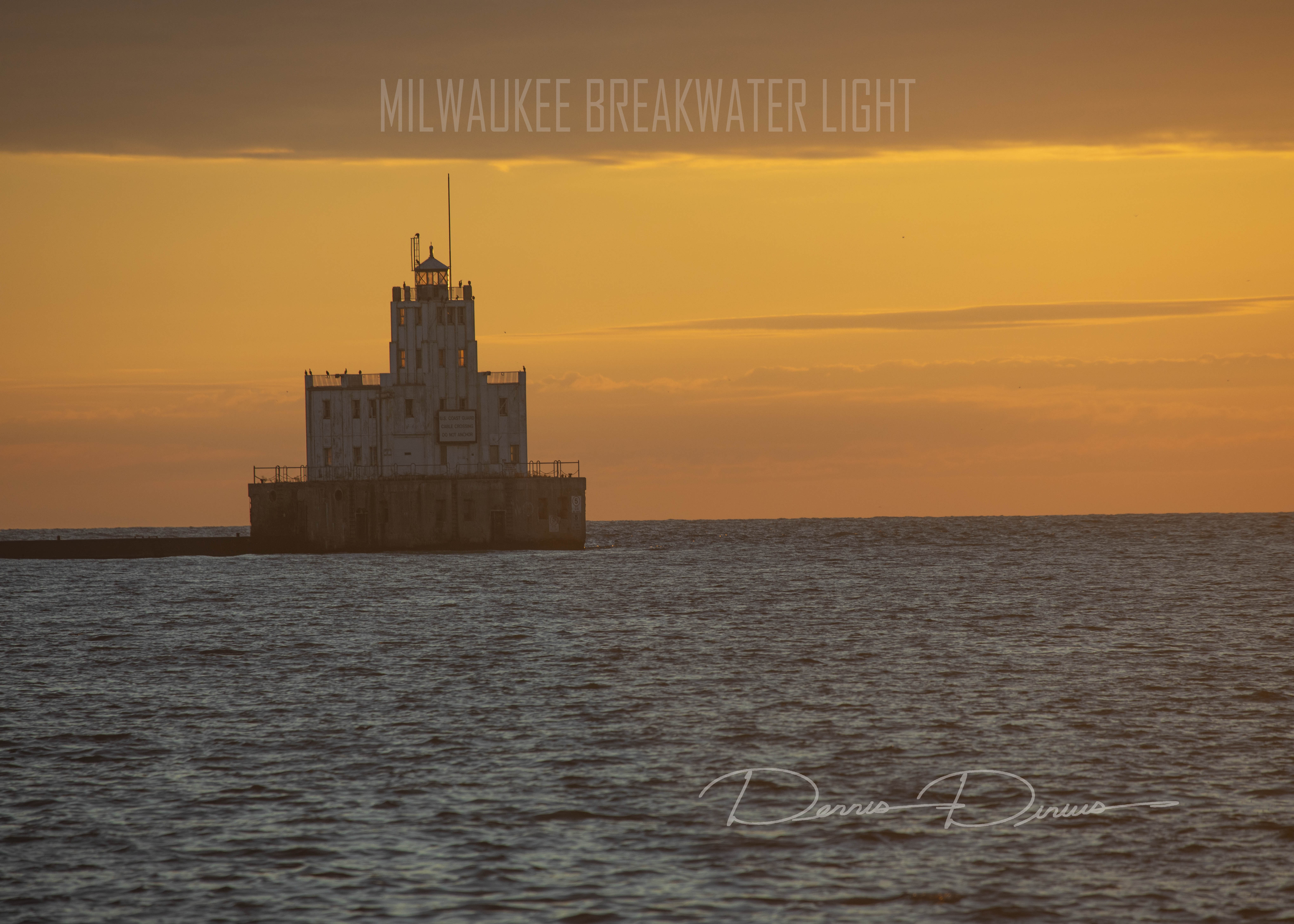 2024-0930-5623-MilwaukeeBreakwaterLighthouse.jpg